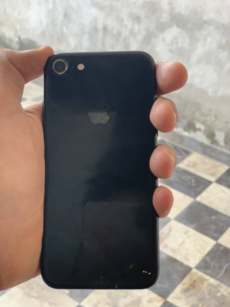 Apple iPhone 7 4