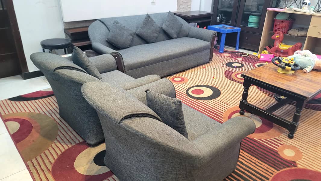 5 seater sofa 0