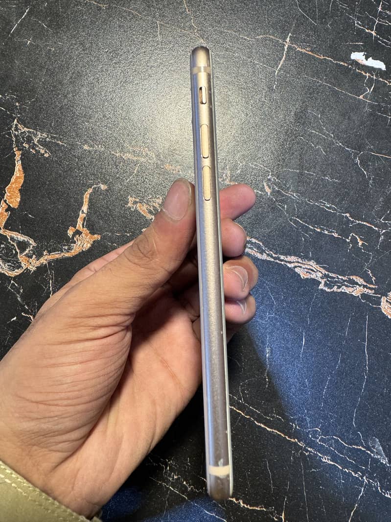 Apple iPhone 8 4
