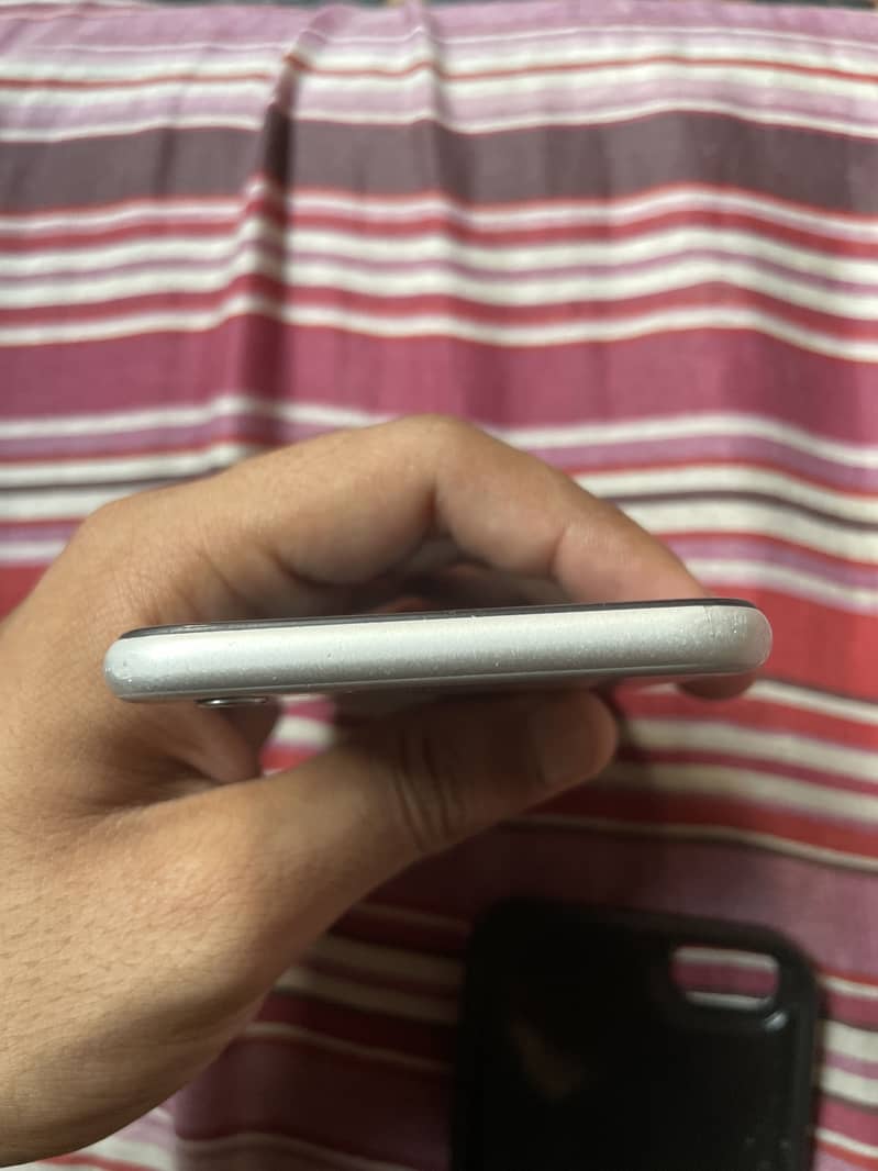Apple iPhone 6S 3