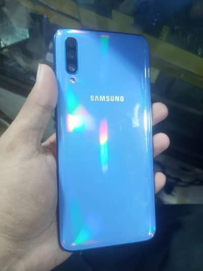 Samsung Mobile A70