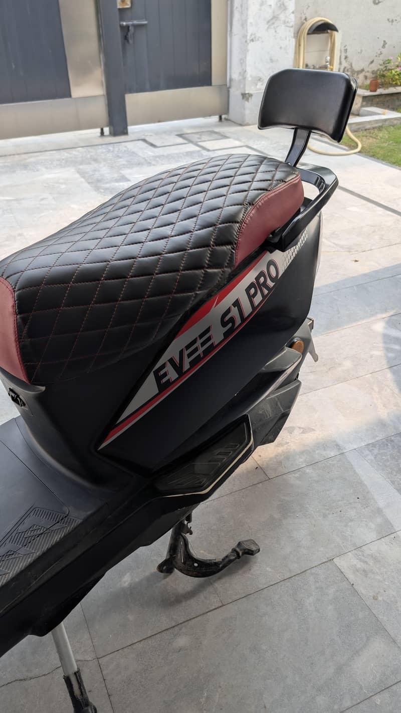 S1 pro with documents 4