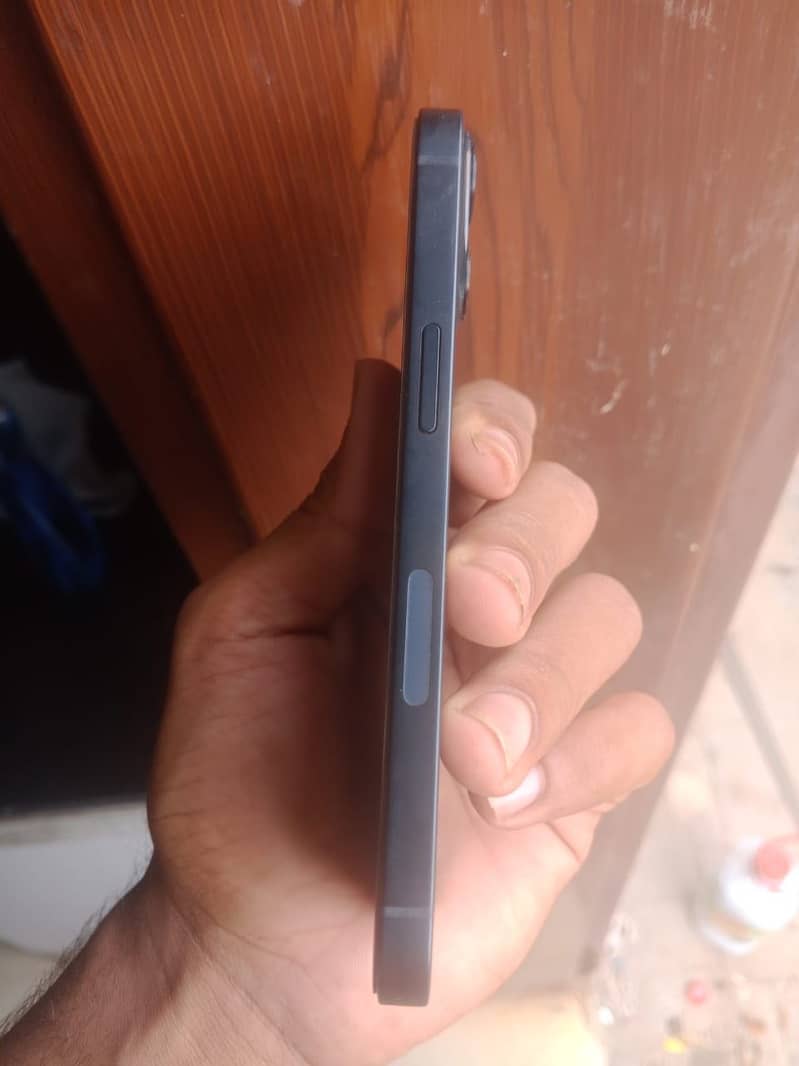 Apple iPhone 13 0