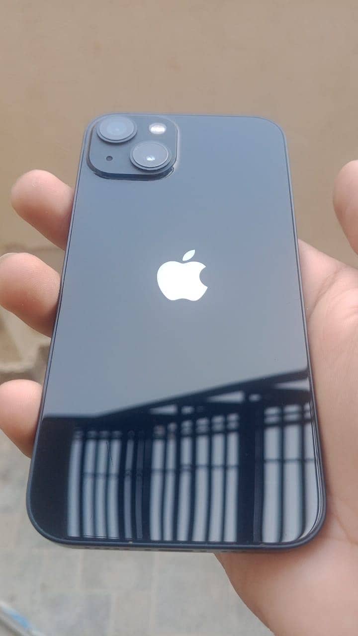 Apple iPhone 13 2