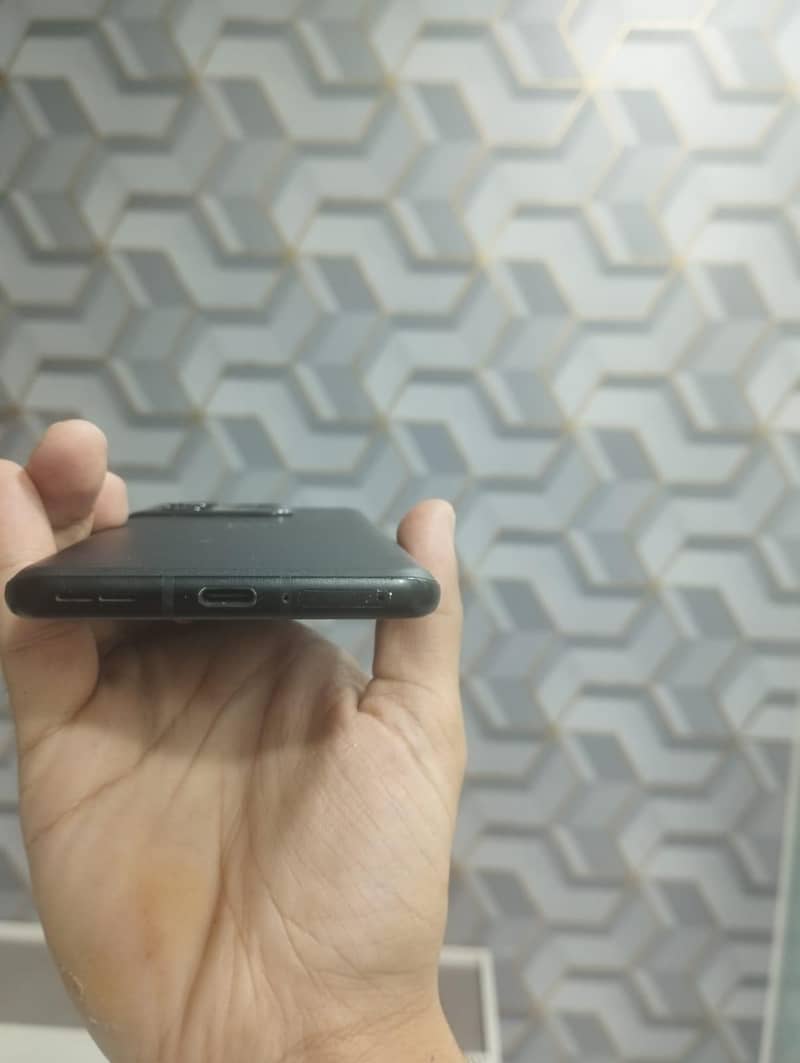 One Plus 10 Pro 4
