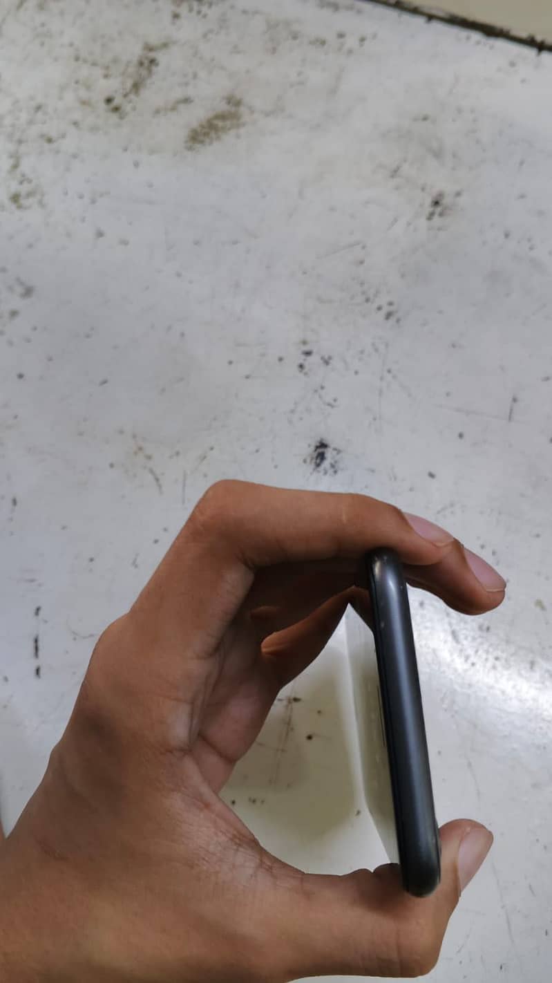 Apple iPhone 8 6