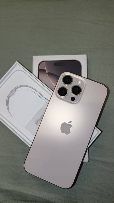 iPhone 16 Pro Max jv