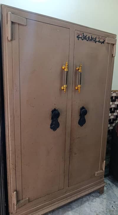 Steel Almari/Cupboard/Wardrobe - Strong, Spacious and Beautiful