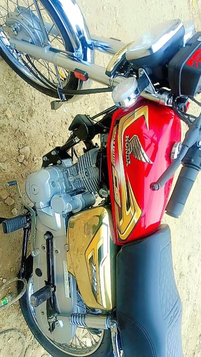 Honda 125cc 2025/26 special gold edition