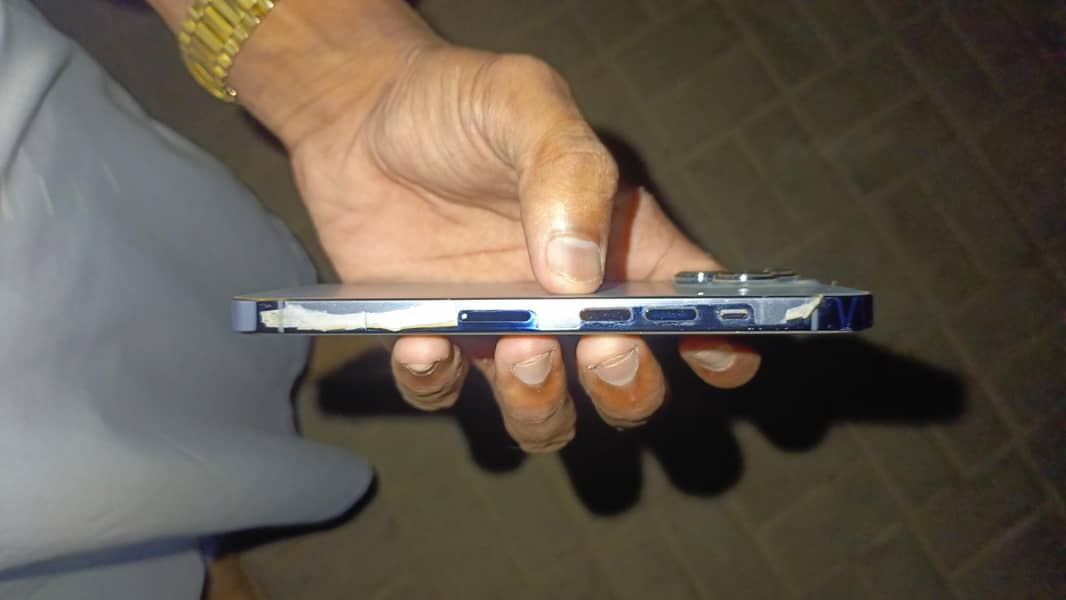Apple iPhone 13 Pro 1