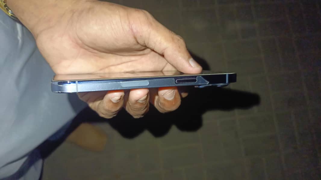 Apple iPhone 13 Pro 2