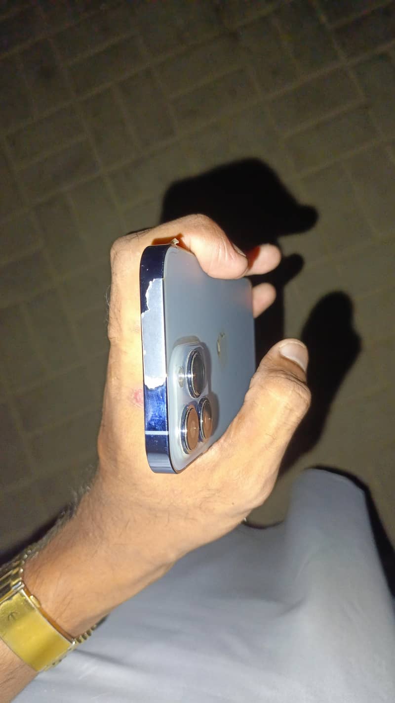 Apple iPhone 13 Pro 4