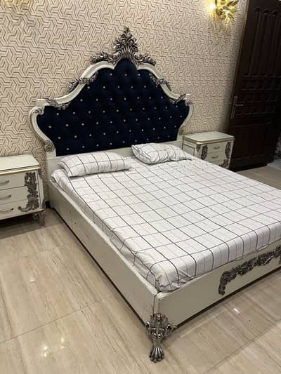 Solid wood bed set