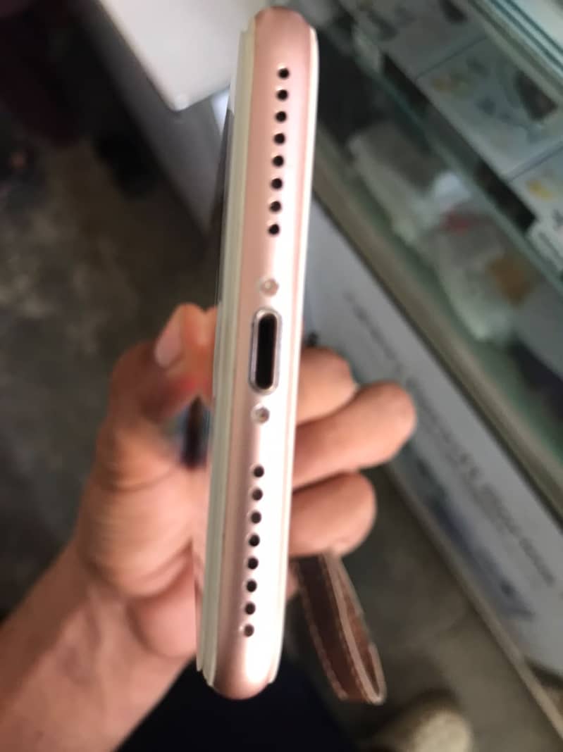 Apple iPhone 8 Plus 2