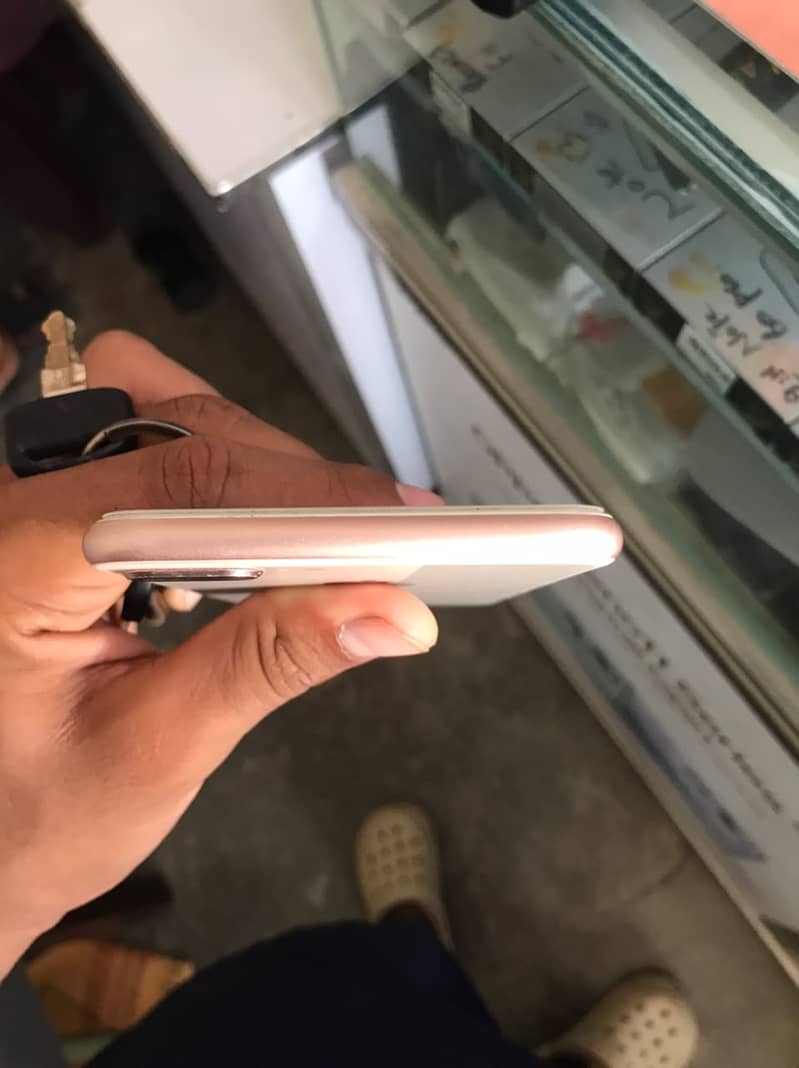 Apple iPhone 8 Plus 5