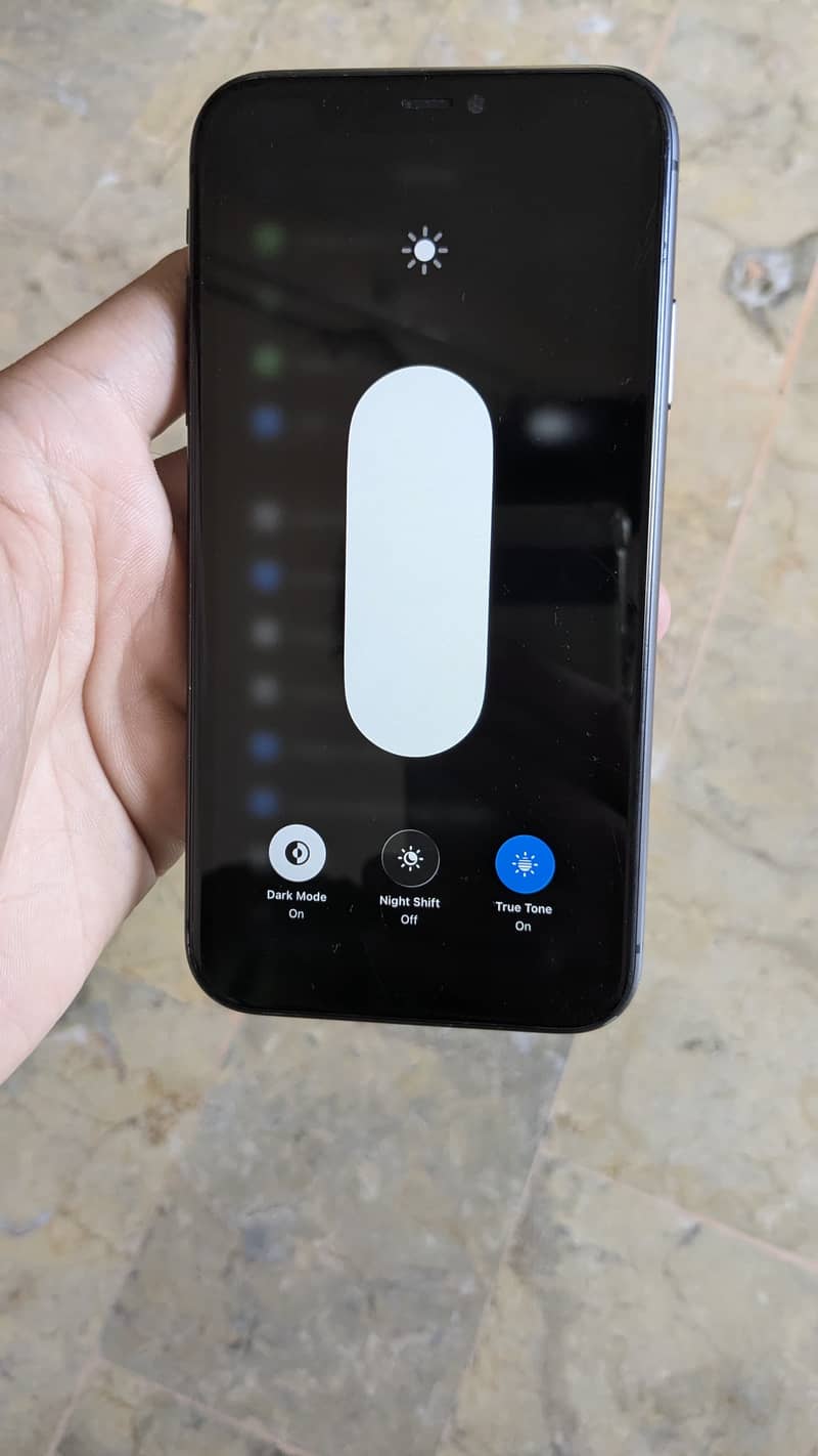 Apple iPhone 11 4