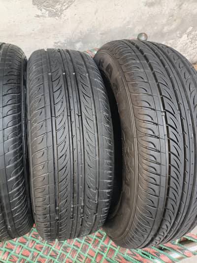 195/65/R15 new tyres 0 punctur 800km Driven