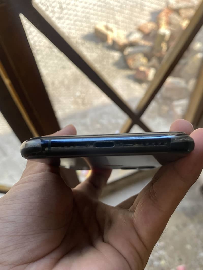 Apple iPhone 11 Pro 3
