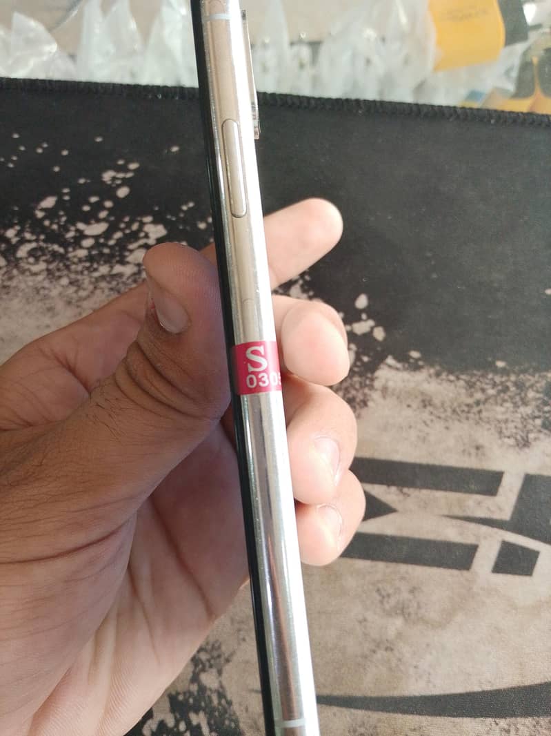 Apple iPhone X 3