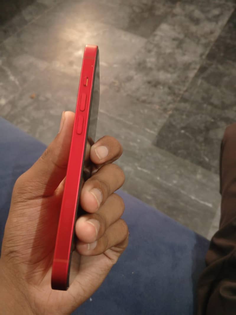 Apple iPhone 14 4