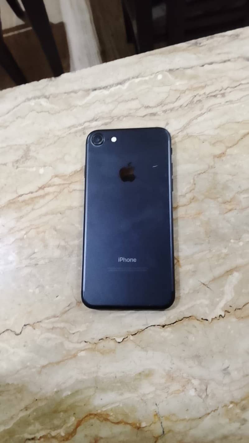 Apple iPhone 7 2