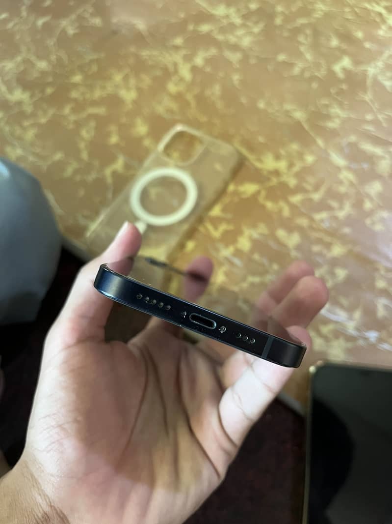 Apple iPhone 12 5