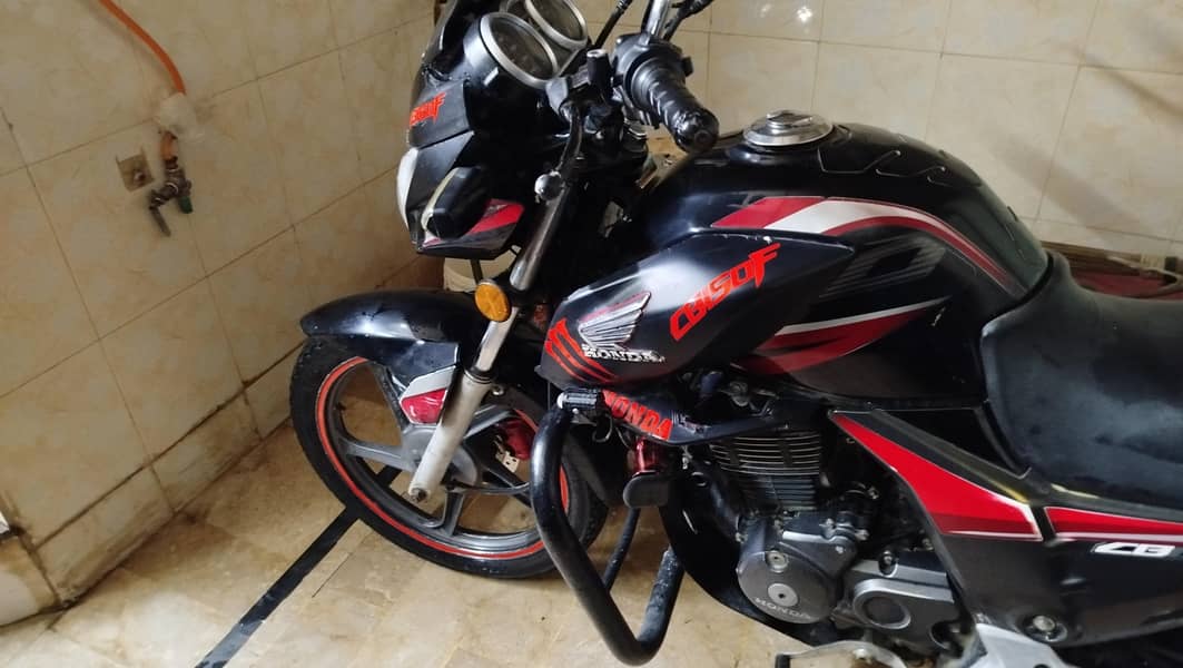 Hunda cb150f 4