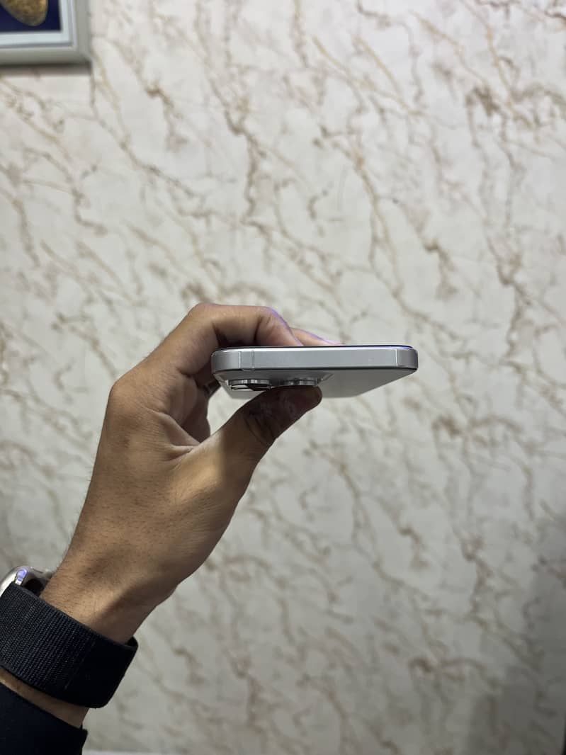 Apple iPhone 15 Pro Max 1