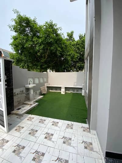 10 MARLA LIKE NEW HOUSE FOR RENT IN HUSSAIN BLOCK BAHRIA TOWN LAHORE
