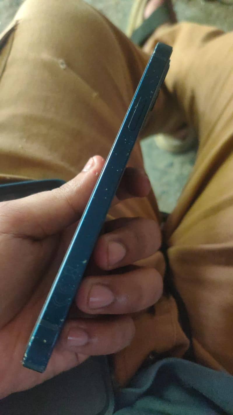 Apple iPhone 12 2