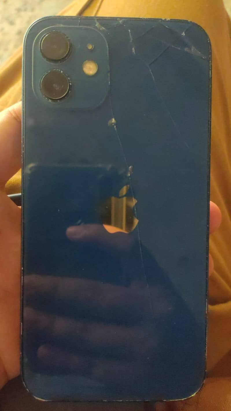 Apple iPhone 12 4
