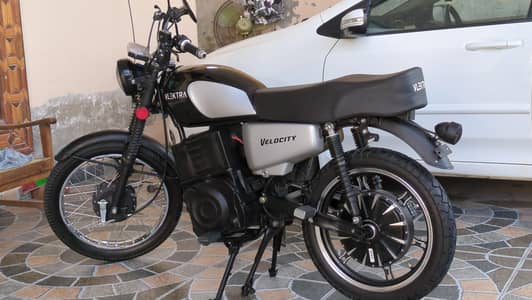 Vlektra Velocity 180 | 1500W | Almost New | 2300 KM | No Waiting