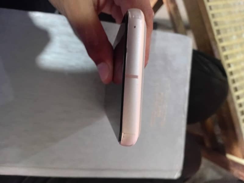 Google Pixel 8 4