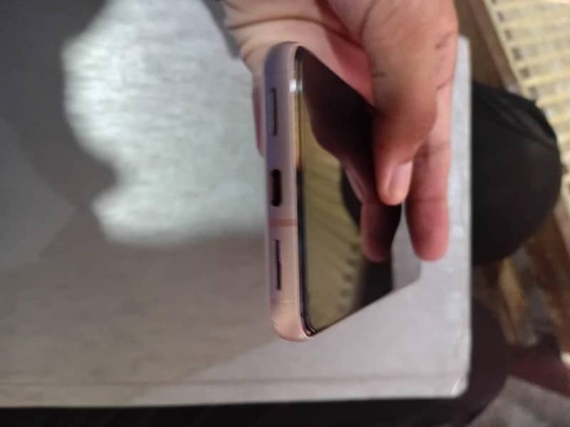 Google Pixel 8 5