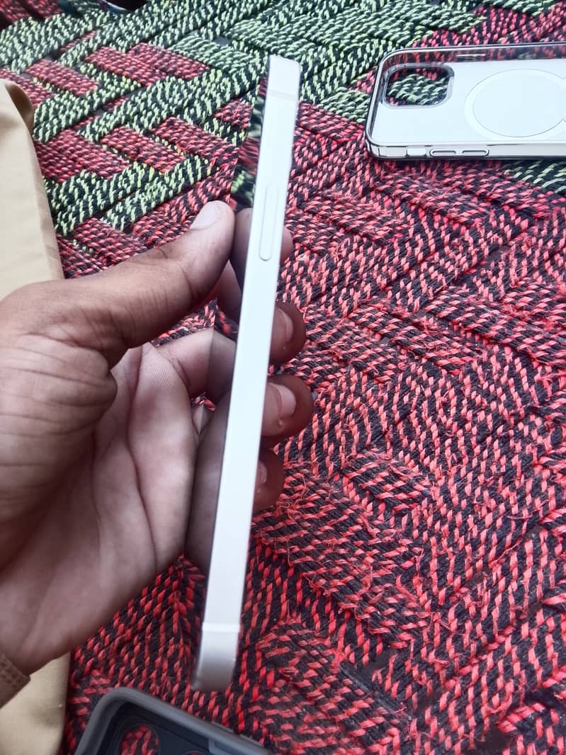 Apple iPhone 12 2