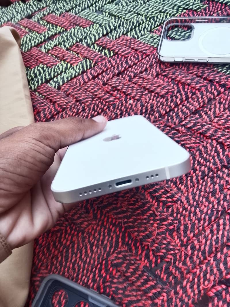 Apple iPhone 12 5