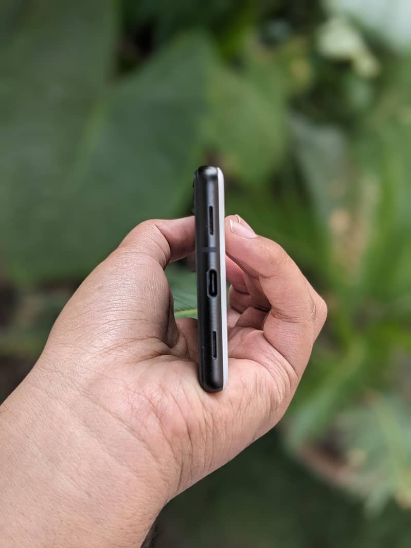 Google Pixel 6a 5