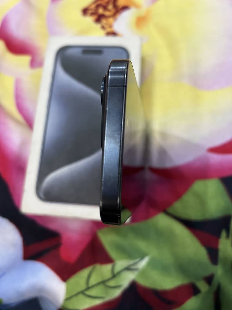 Apple iPhone 15 Pro 3