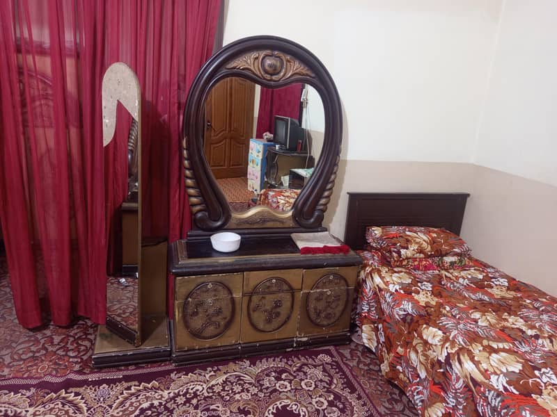 bed and two set tables 1