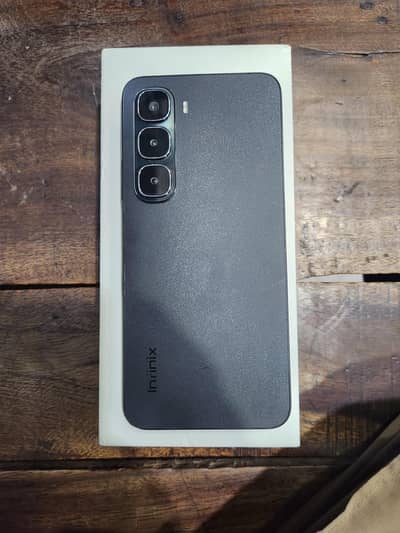 Infinix Hot 60i (6+6/128gb) with box and 45 watt charger in warranty