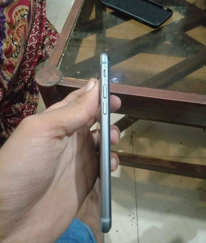 Apple iPhone 6 4