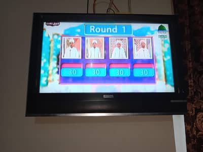 led 32 inches new condition