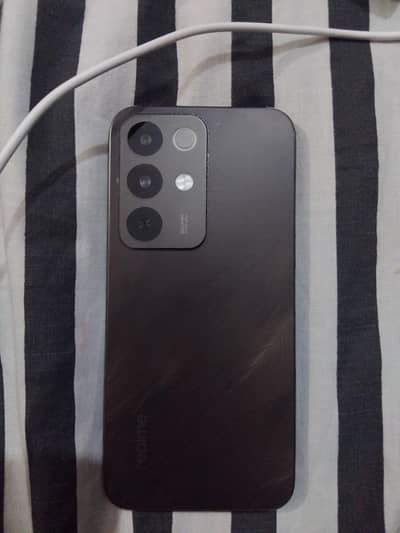 Realme C85 8/128.
