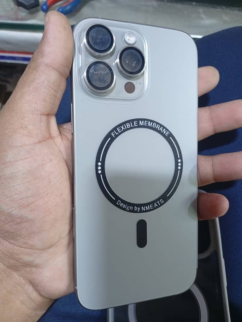 Apple iPhone 16 Pro Max 0