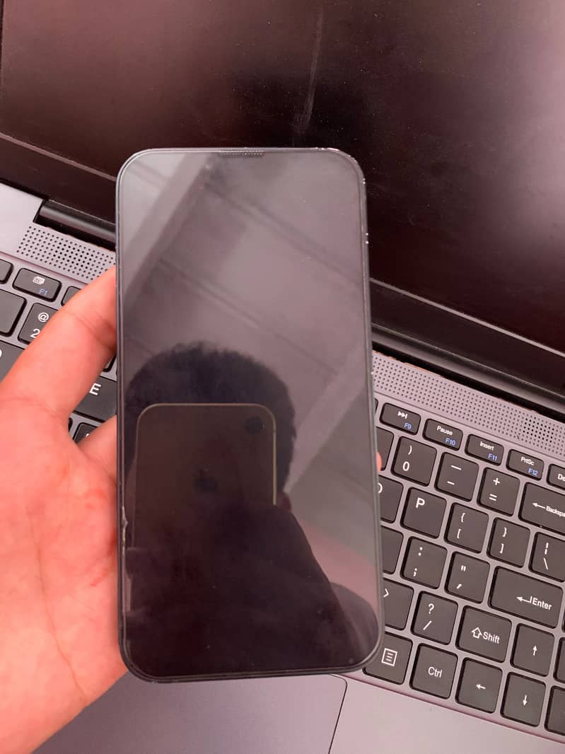 Apple iPhone 14 3