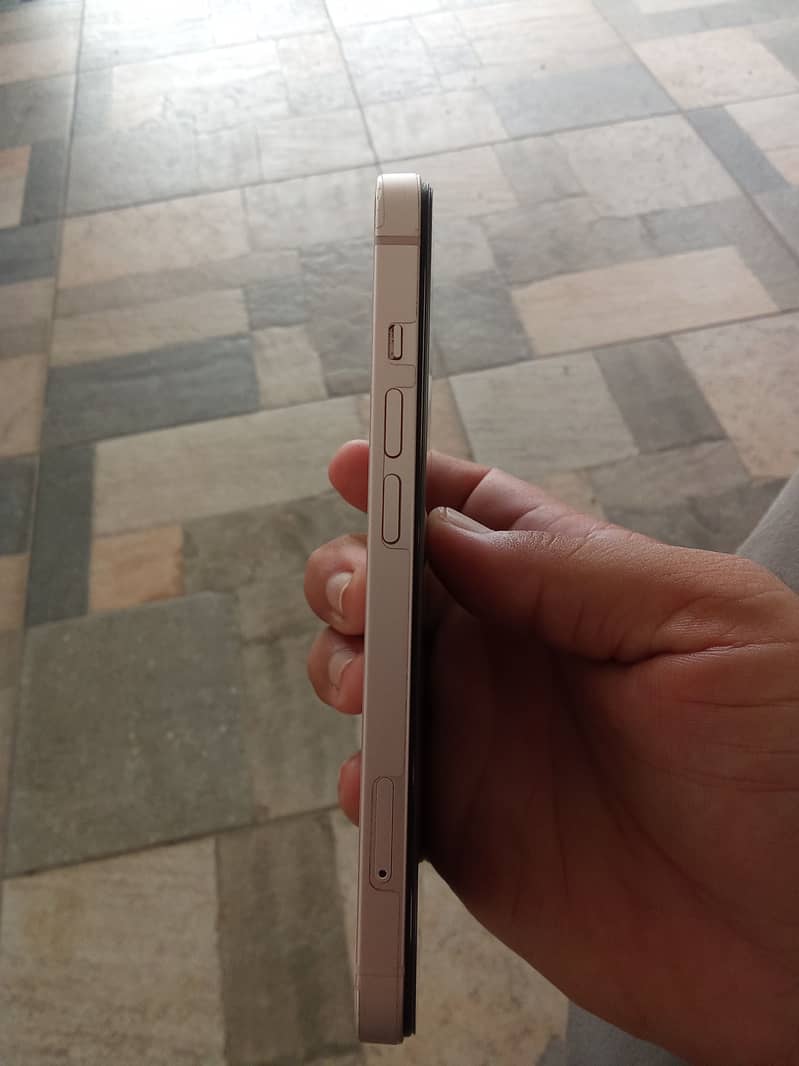 Apple iPhone 13 3