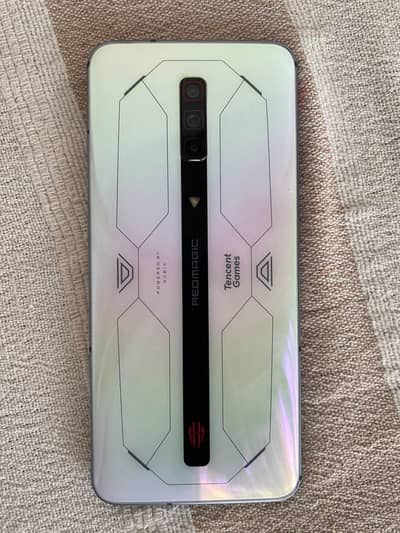 Redmagic 6s pro 8/128