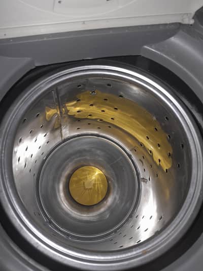 spinner dryer with heavy body ,slightly used. 10/10 condition