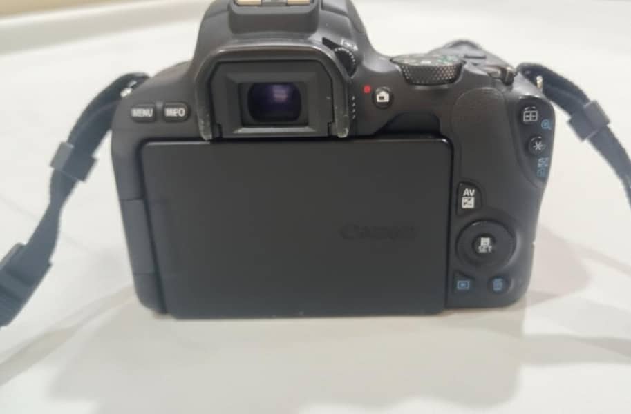 Canon 200d Camera 1
