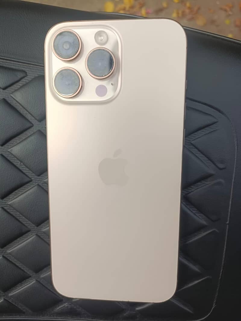 Apple iPhone 16 Pro Max 2